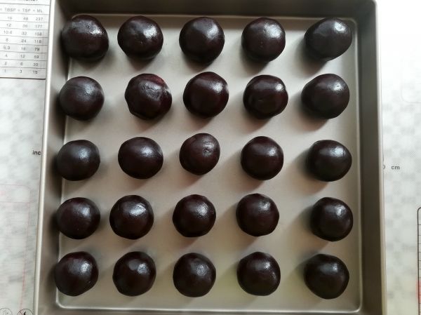 红豆沙蛋黄月饼