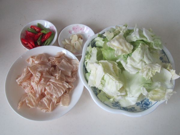 油豆皮炒圆白菜