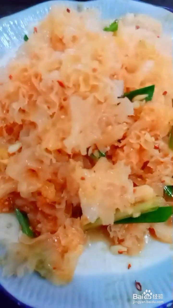 如何自制美味好吃的凉拌银耳
