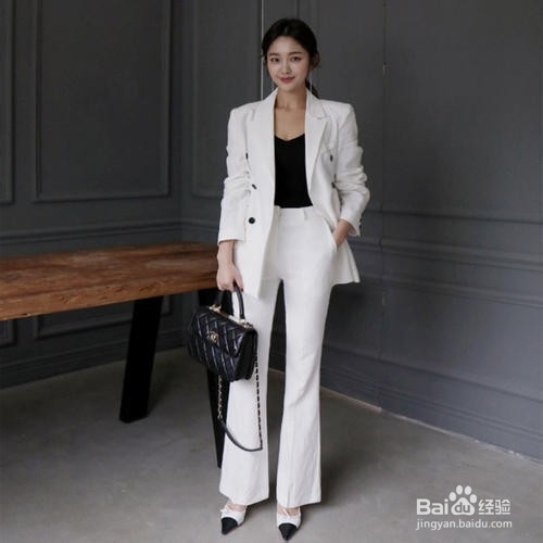 春天，有哪些颜色的休闲西服穿起来比较时尚