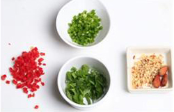 袋鼠妈妈皮蛋豆腐的做法