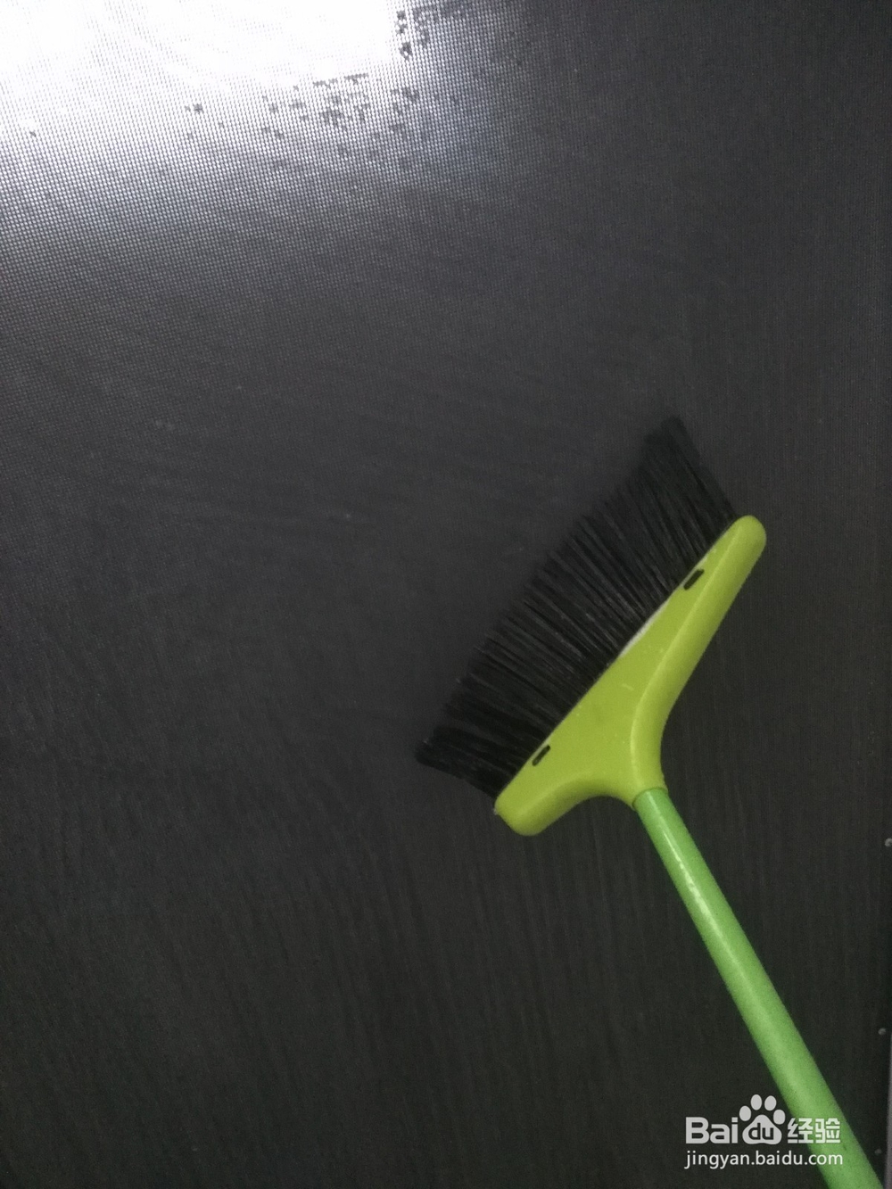 省时省力又省水的纱窗清洗方法