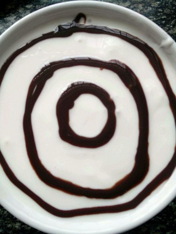 花式香蕉酸奶昔