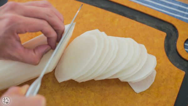 羊肉丸子萝卜汤