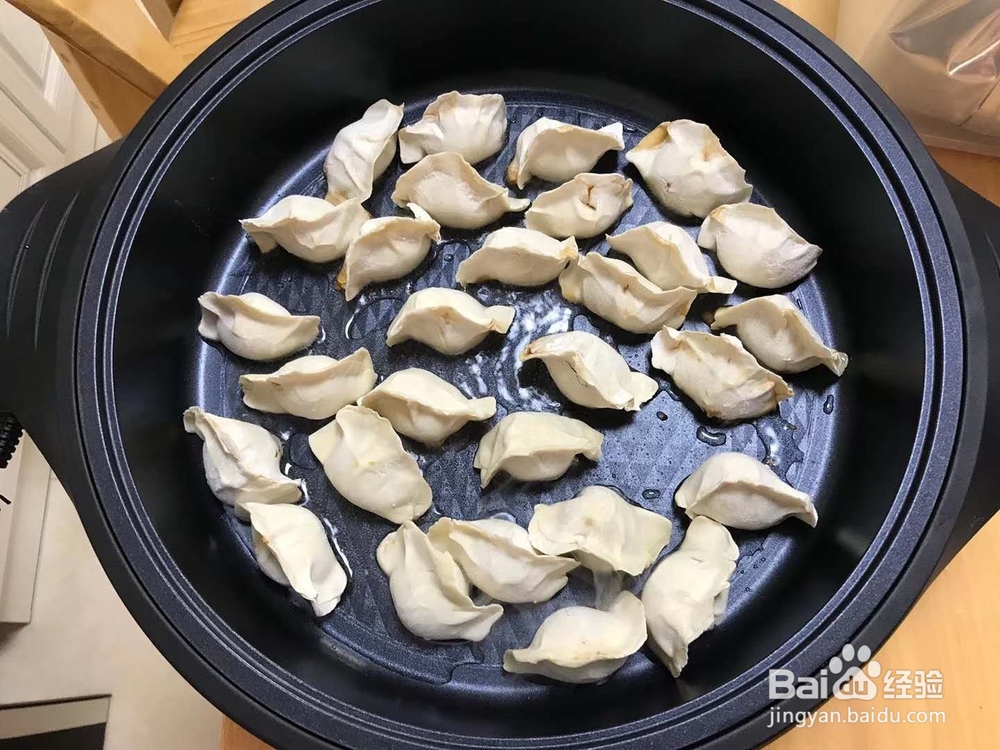 冷冻过的饺子新吃法