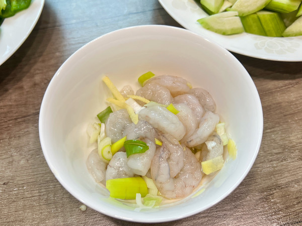 丝瓜炒虾仁鸡蛋