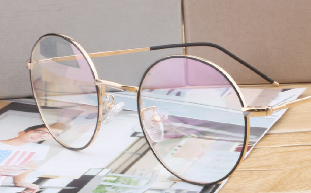 眼镜框粗框和细框要怎么选择呢