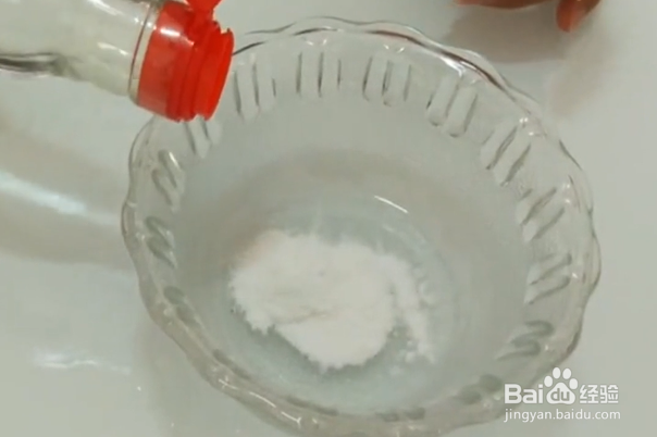 如何治疗手脚干裂？