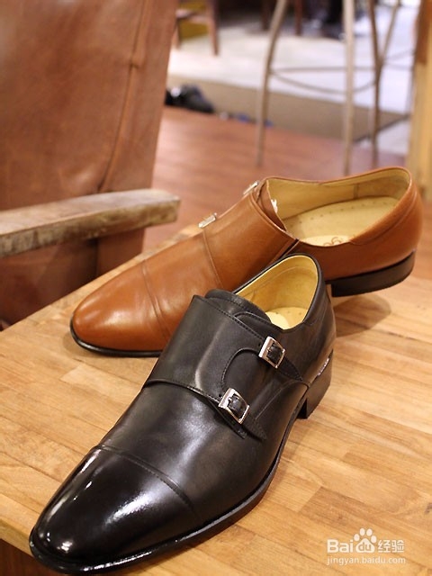 男士正装怎么搭配皮鞋?