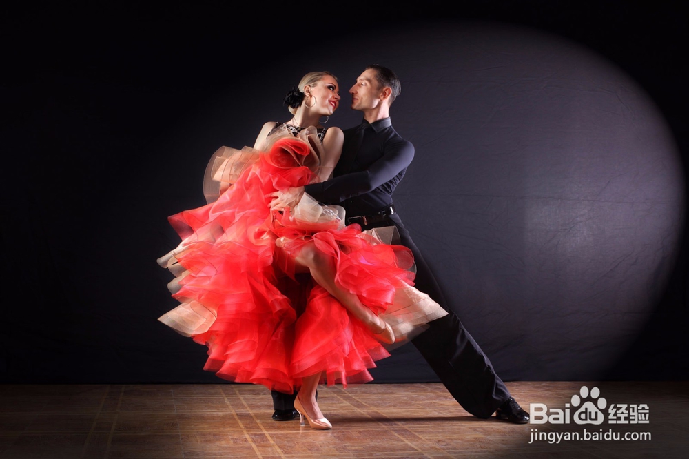拉丁舞如何旋转