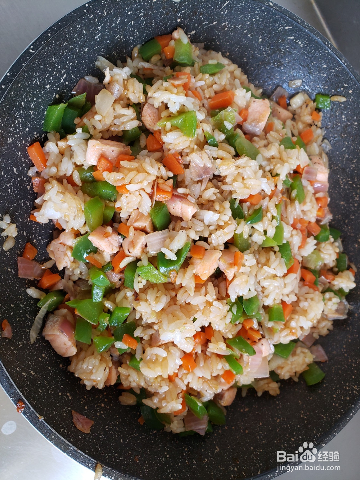 三文鱼炒饭的做法