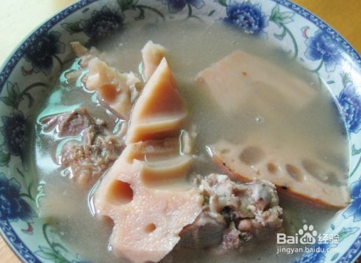 家常排骨炖莲藕