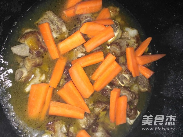 橙汁烧排骨的做法