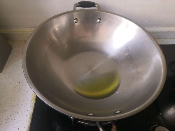 自制海鲜至尊披萨