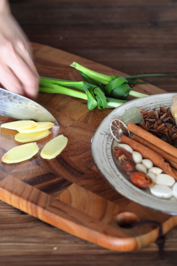 红枣枸杞桂圆莲子乌鸡汤