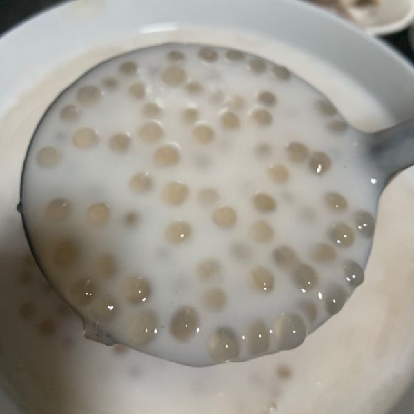 椰汁芋圆香芋西米露