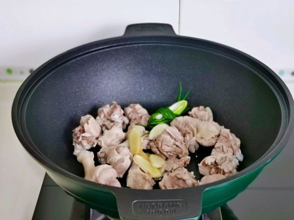 松茸冬瓜白玉菇鸭汤