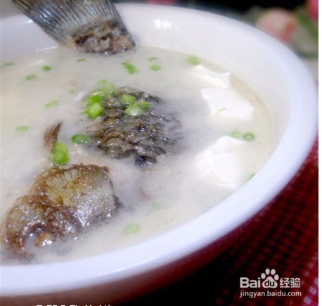 鲫鱼豆腐肉汤
