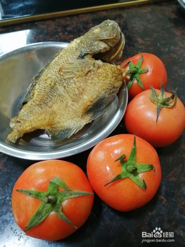 怎么做西红柿焖太阳鱼