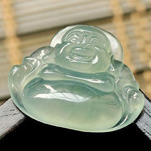 怎样在圣诞节挑选玉石吊坠礼物?