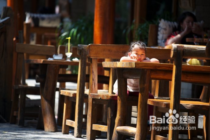 街拍：慵懒的阳朔西街