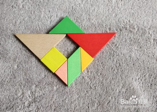 心形钻饰用七巧板怎么拼?