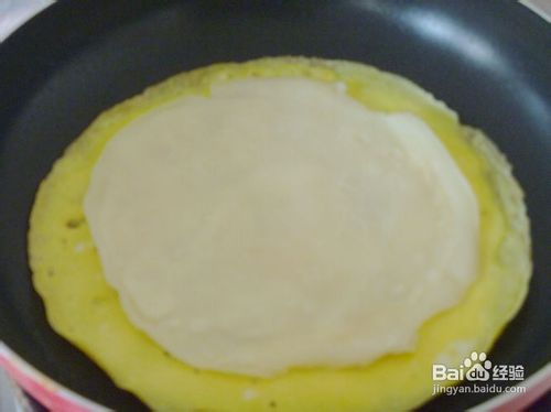 【简单制作的花样饼大全】快手早餐家里吃----火腿双色鸡蛋饼