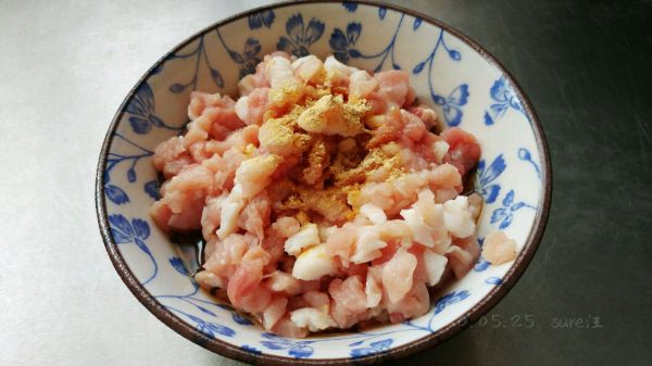 酱酱酱肉芸豆包