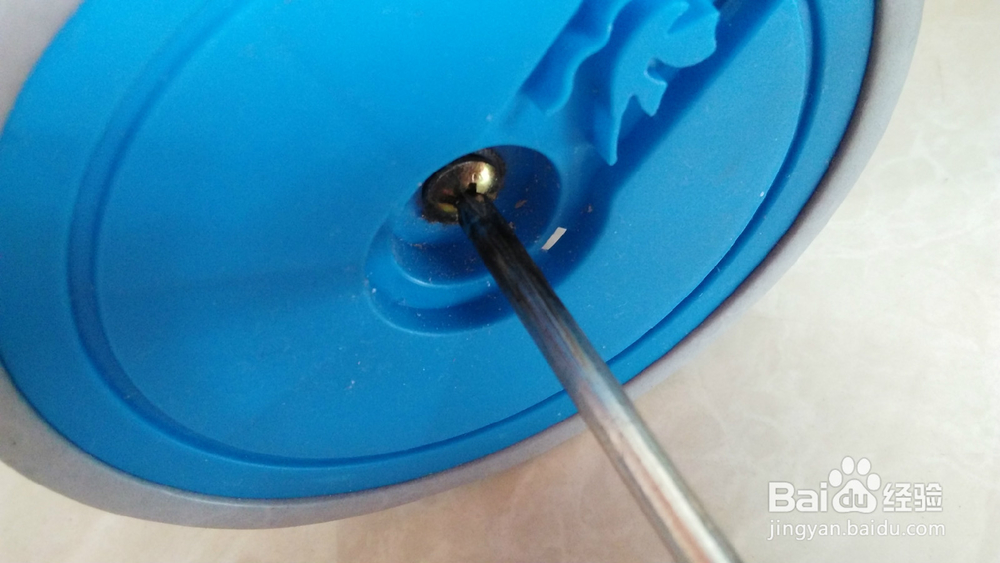 儿童推车轮子晃动怎么办?