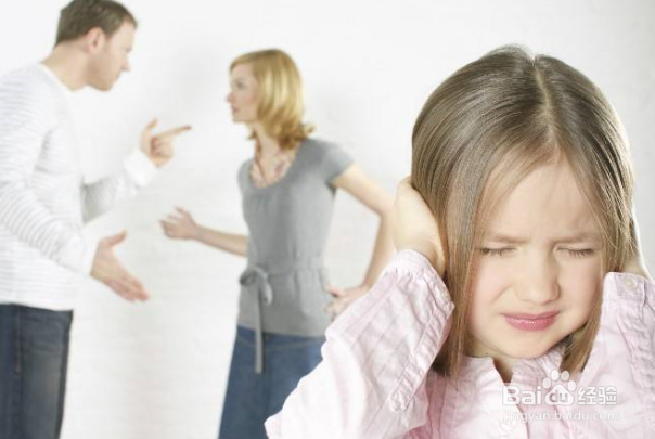自己的爸爸妈妈总是吵架我们应该怎么办？