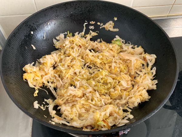 上大骨头炖酸菜