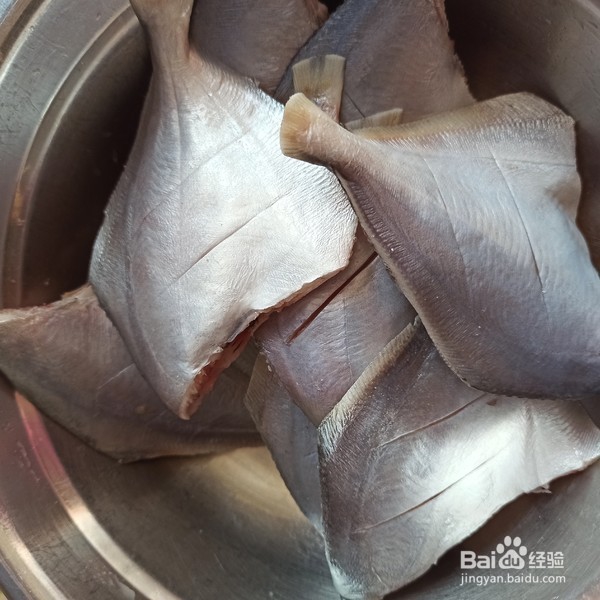 干炸小鲳鱼的做法