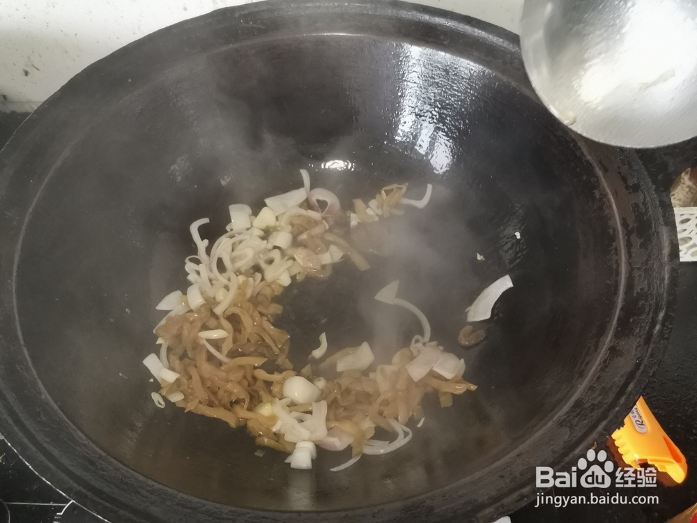 榨菜肉丝蛋炒饭