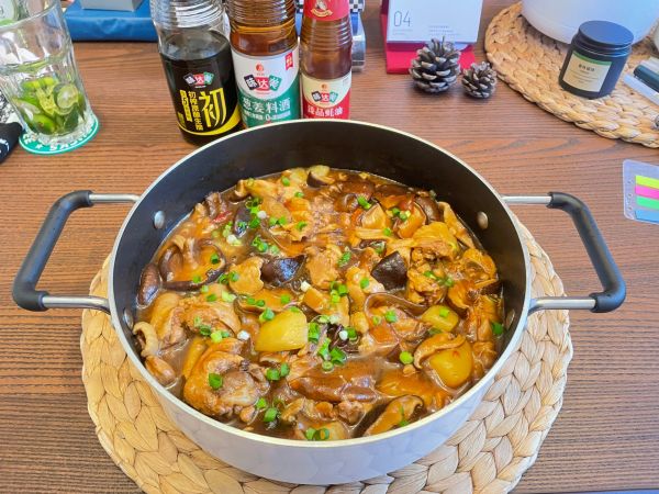 香菇鸡肉炖土豆