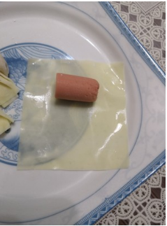 小零食“脆皮火腿肠”