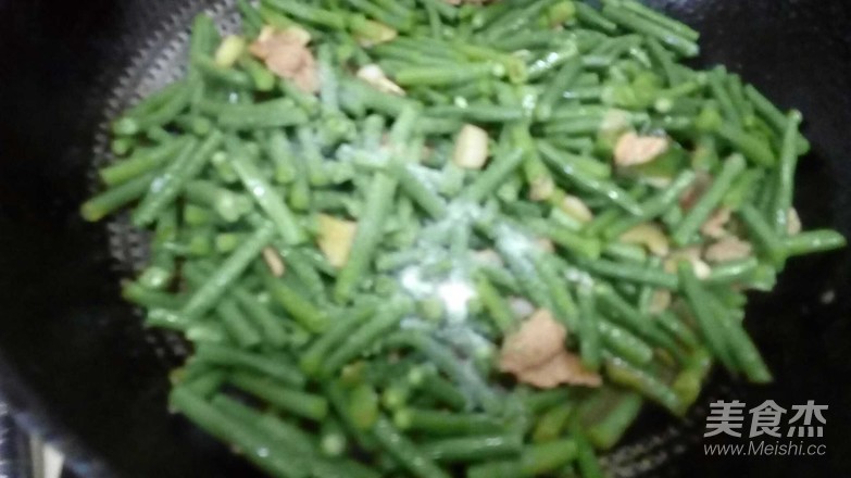 豇豆炒肉的做法