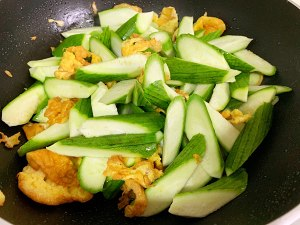 丝瓜鸡蛋烩白玉菇