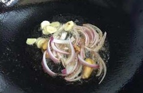 干锅牛蛙好吃实惠