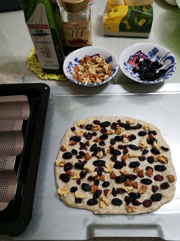 朗姆酒浸葡萄干核桃仁欧包