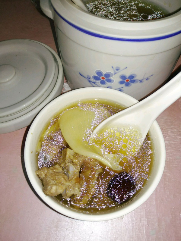 蛋花胶阿胶炖排骨汤