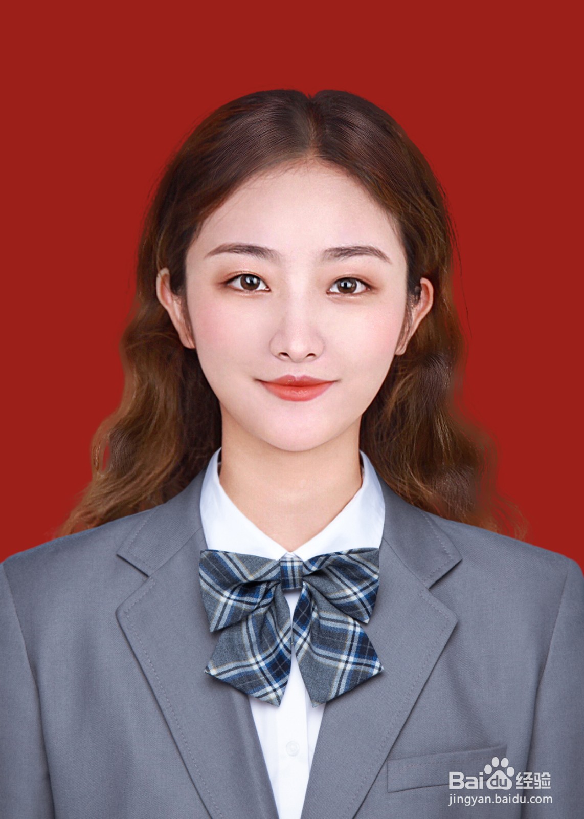 手机拍红色背景证件照穿什么衣服好看
