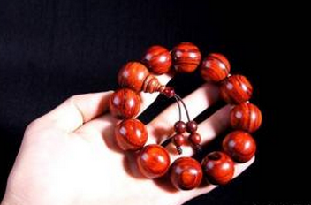 鸡血小叶紫檀是什么