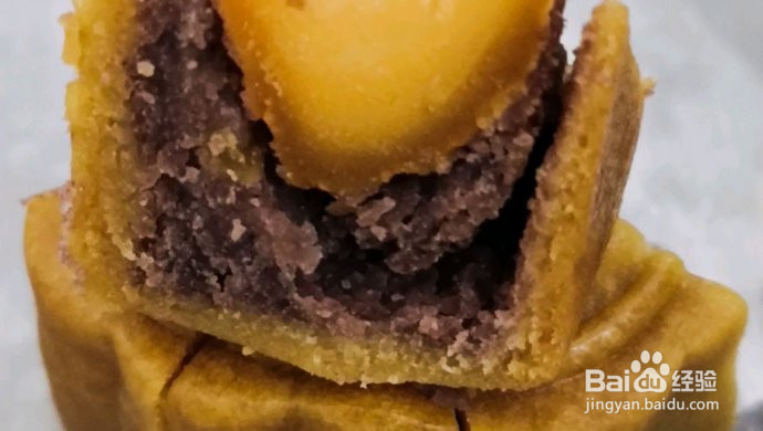 莲蓉蛋黄月饼的做法
