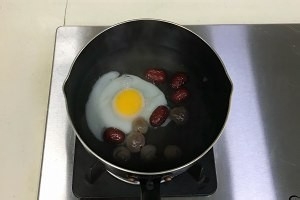 桂圆烧蛋的做法