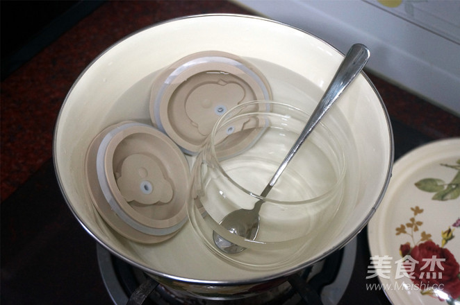 杂锦水果谷物酸奶