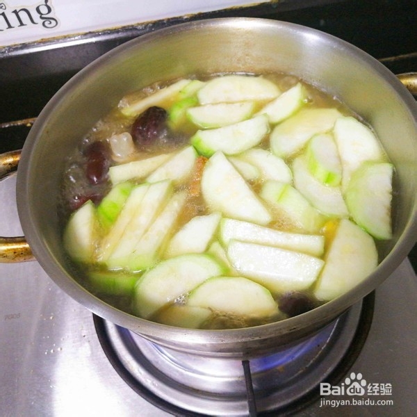 红枣鲫鱼汤的做法