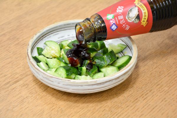 鸡蛋黄瓜鲜汤面