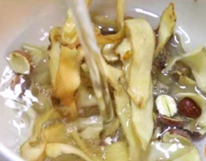 姬松茸红枣炖鸡汤