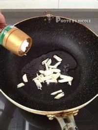坚果仁肉酱披萨