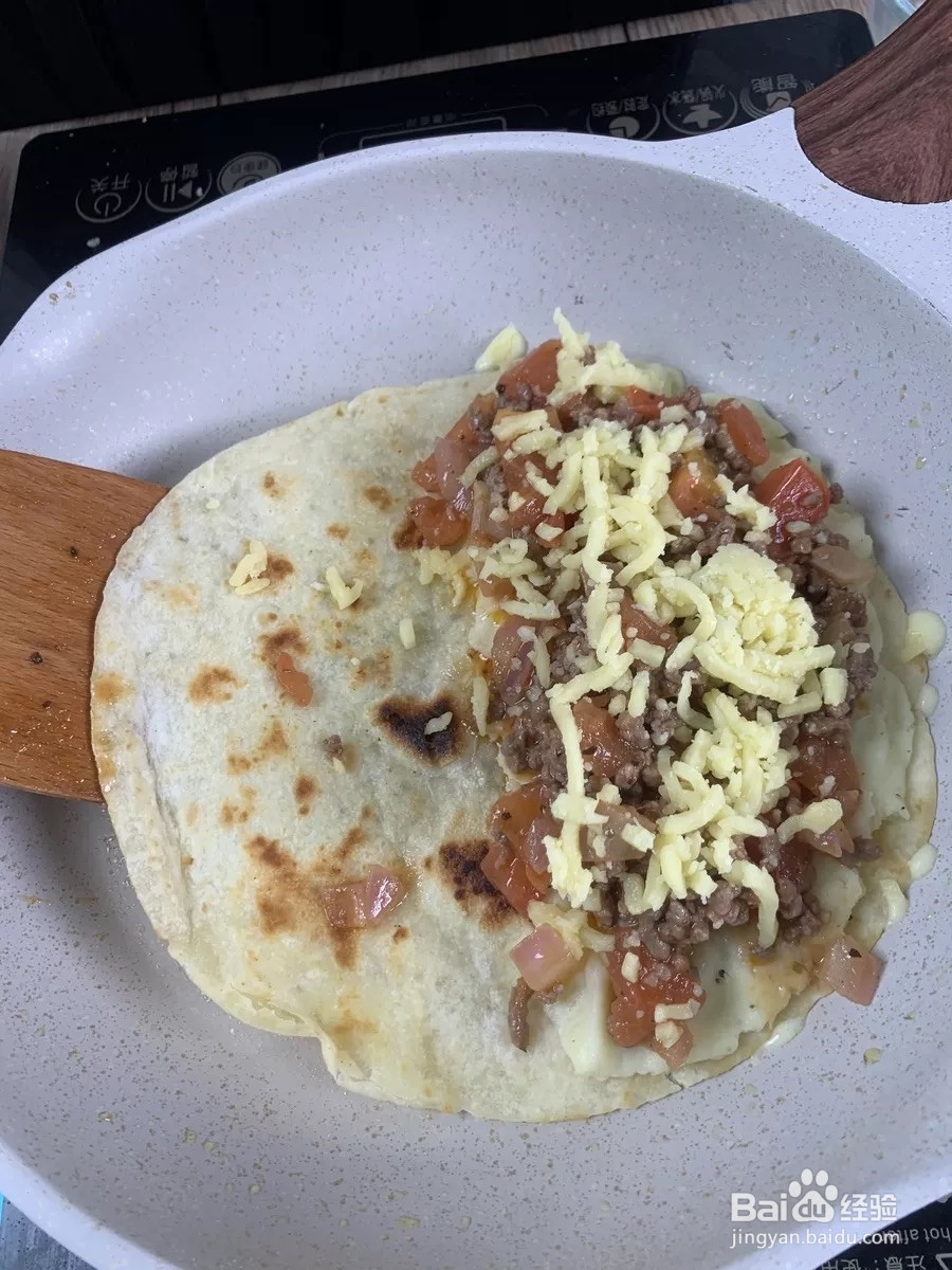 好吃到爆的芝士肉酱卷饼的做法